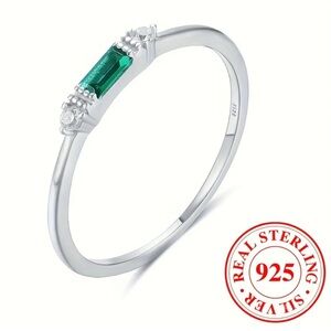 NEW 925 Sterling Silver Ring Emerald & AAAAA Quality GemGrade Cubic Zirconia Sz6